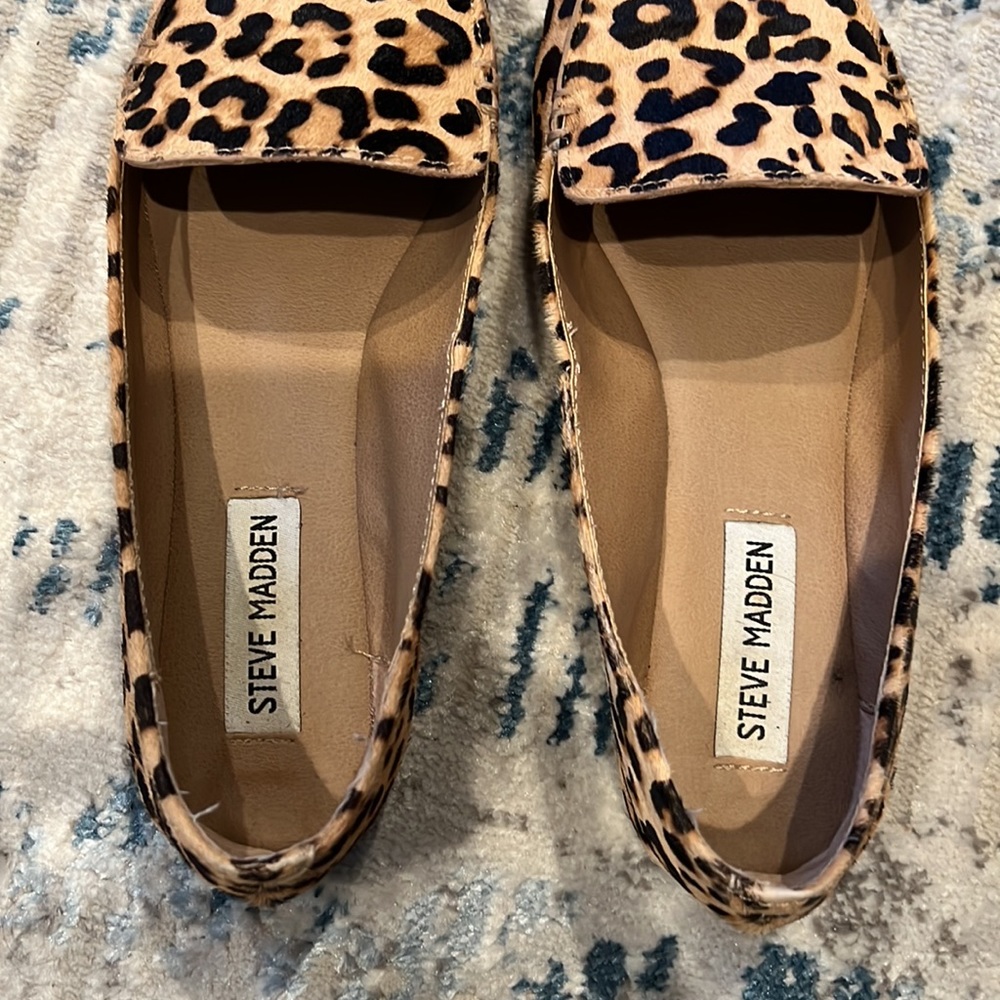 Steve Madden Feather Leopard Pointy Flats - Picture 4 of 7